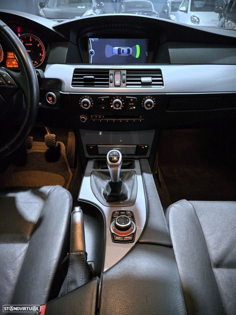 BMW 520 d Executive - 22