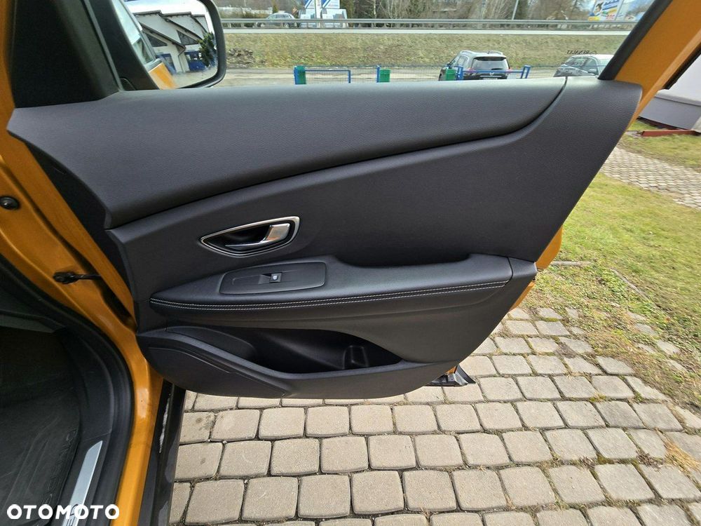 Renault Scenic ENERGY TCe 140 LIMITED - 29