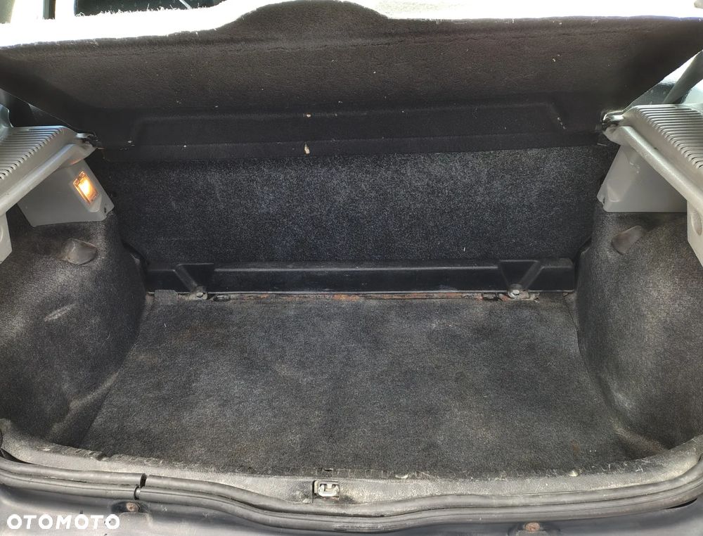 Renault Clio 1.2 16V Authentique - 11