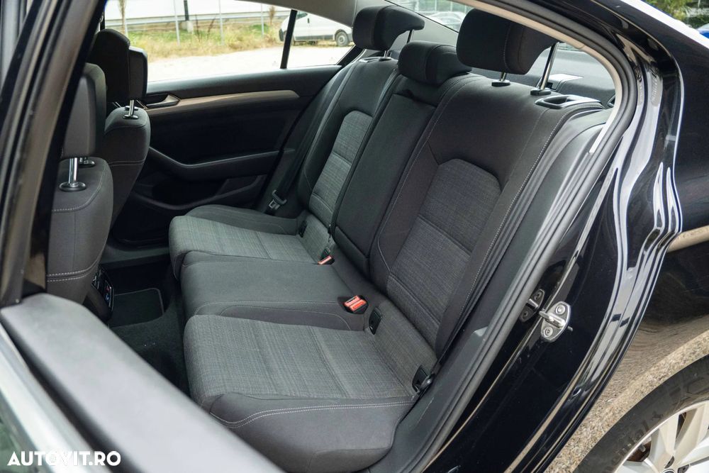 Volkswagen Passat Variant 2.0 TDI DSG Comfortline - 35