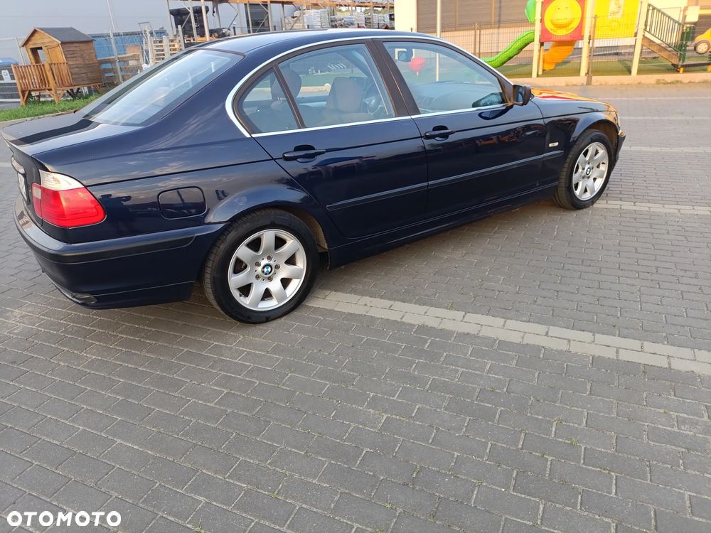 BMW Seria 3 320i Edition Exclusive - 24