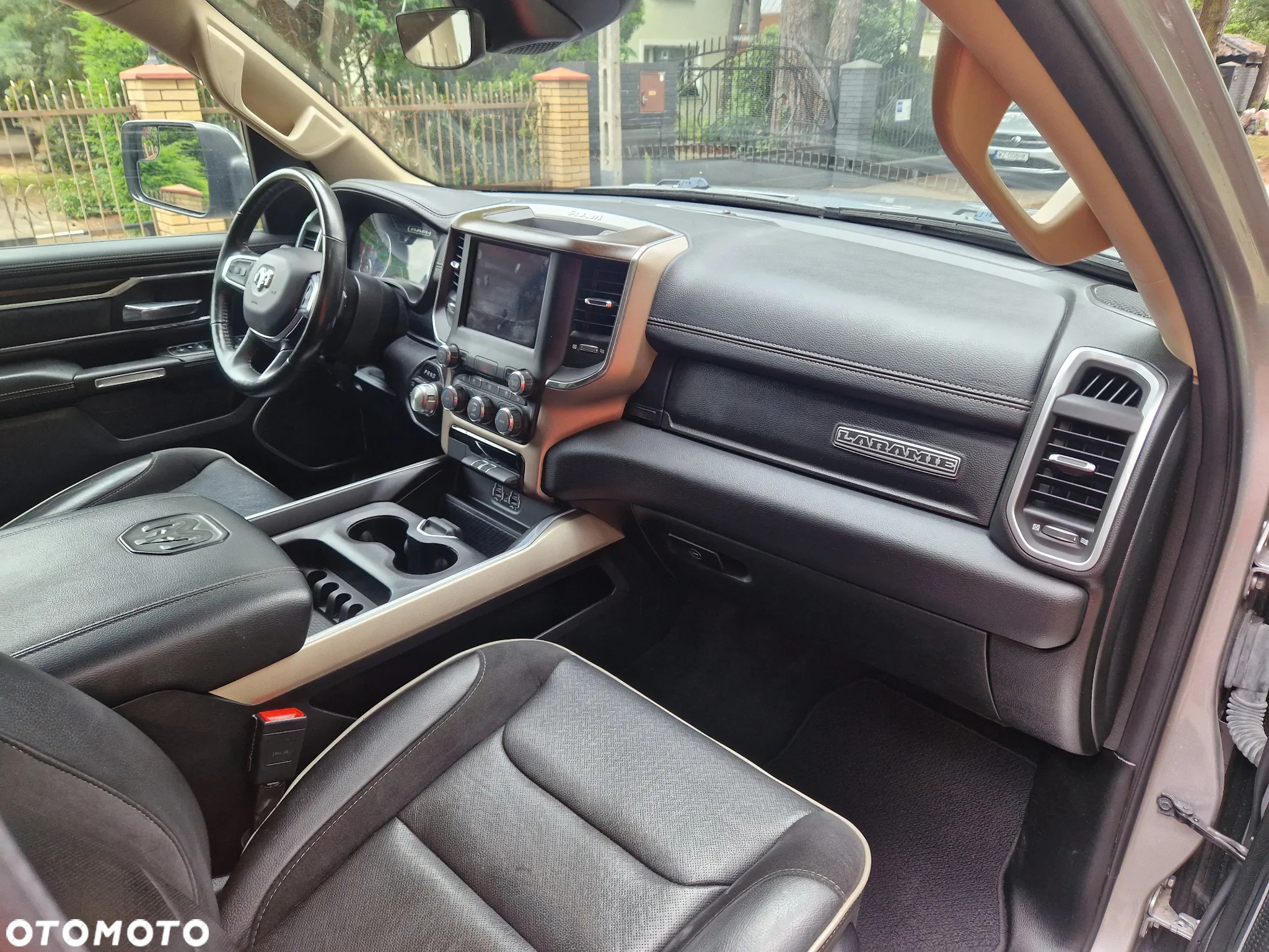 RAM 1500 Quad Cab Longbed Laramie - 10