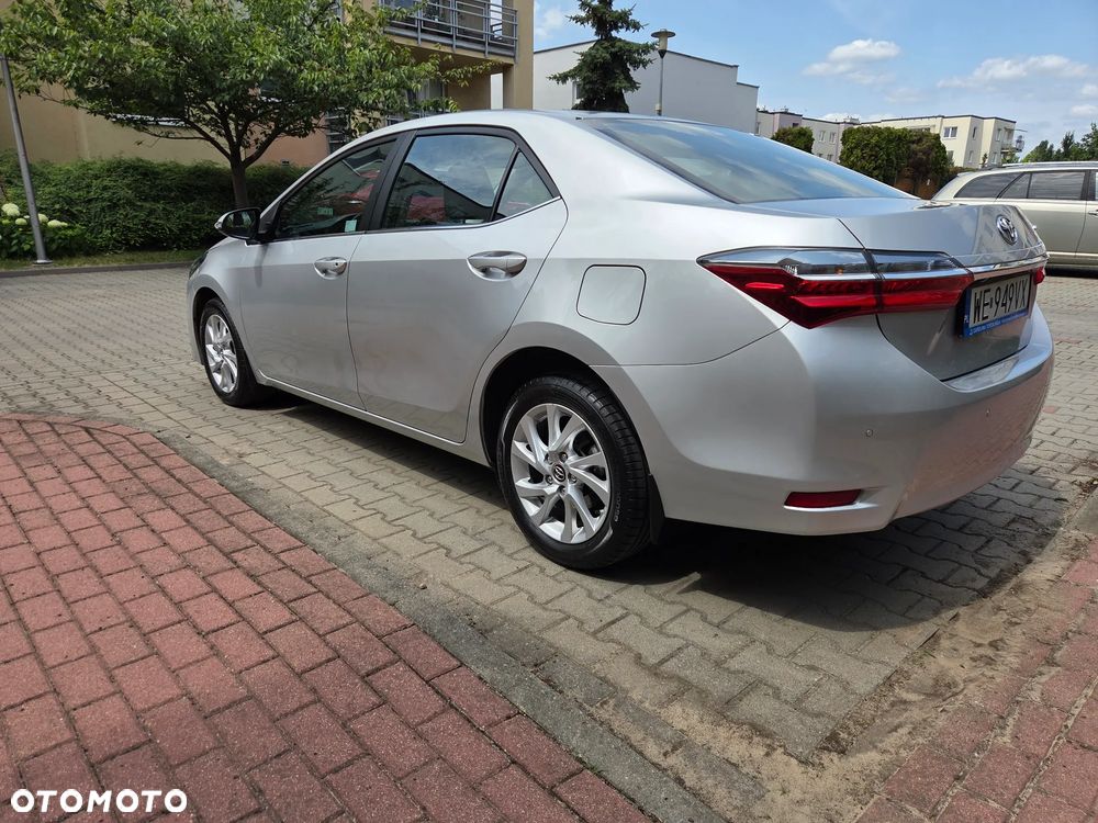 Toyota Corolla 1.6 Classic Plus - 6