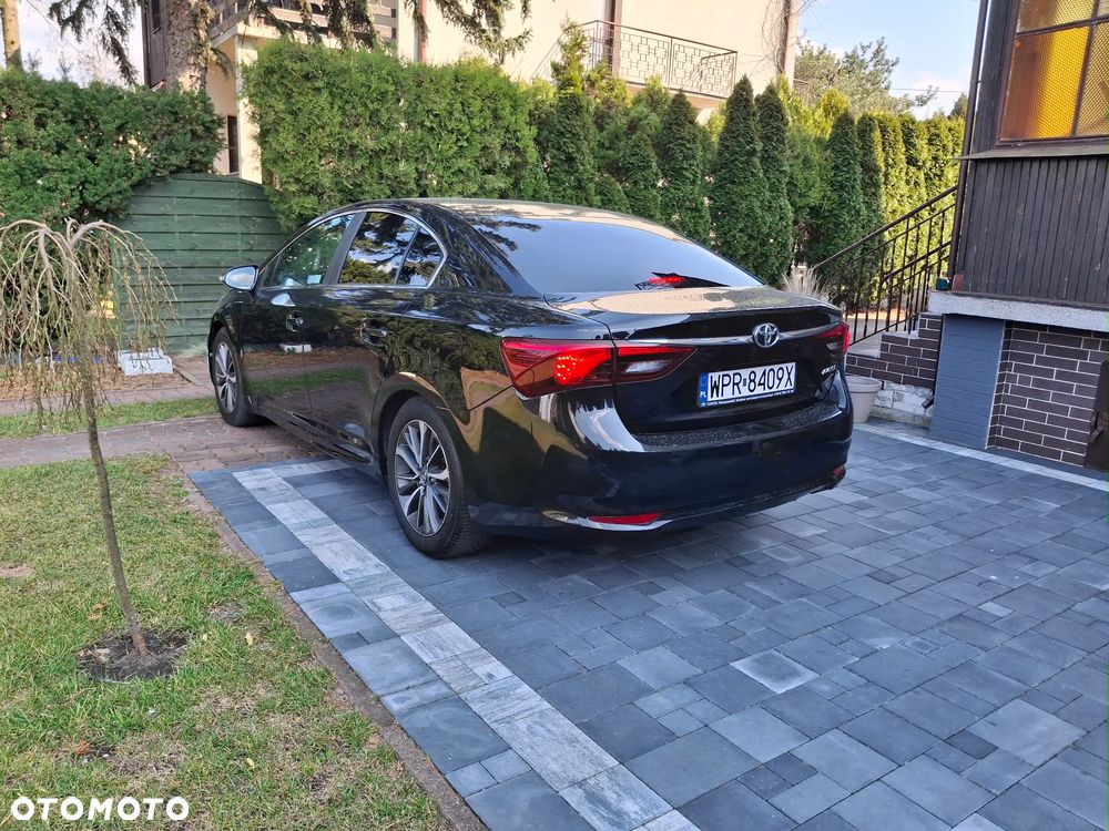 Toyota Avensis 2.0 Prestige MS - 23