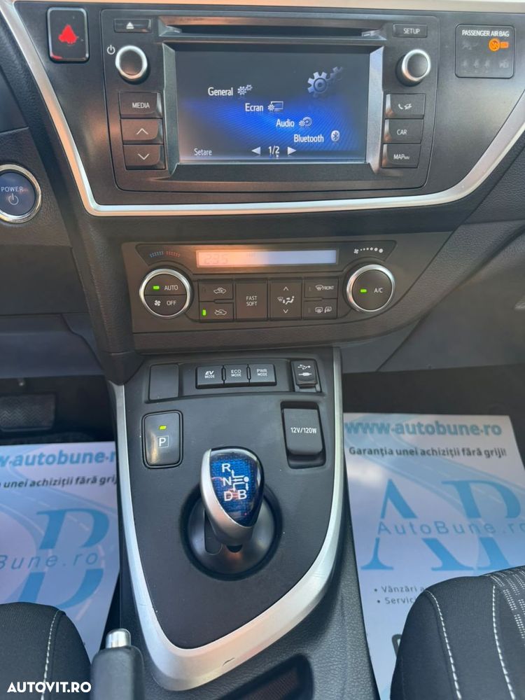 Toyota Auris - 15