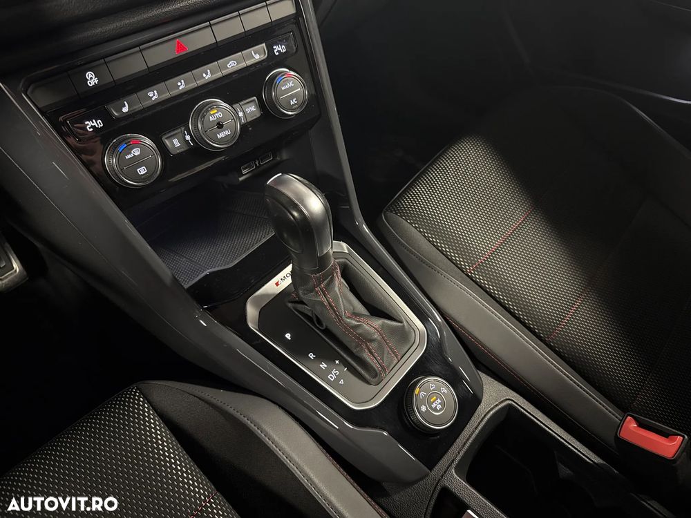 Volkswagen T-Roc - 22