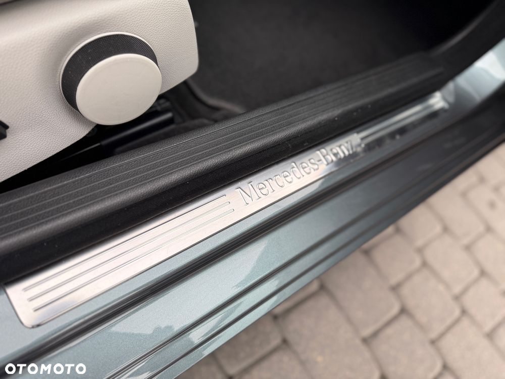 Mercedes-Benz Klasa C 180 CGI BlueEff Avantgarde - 29