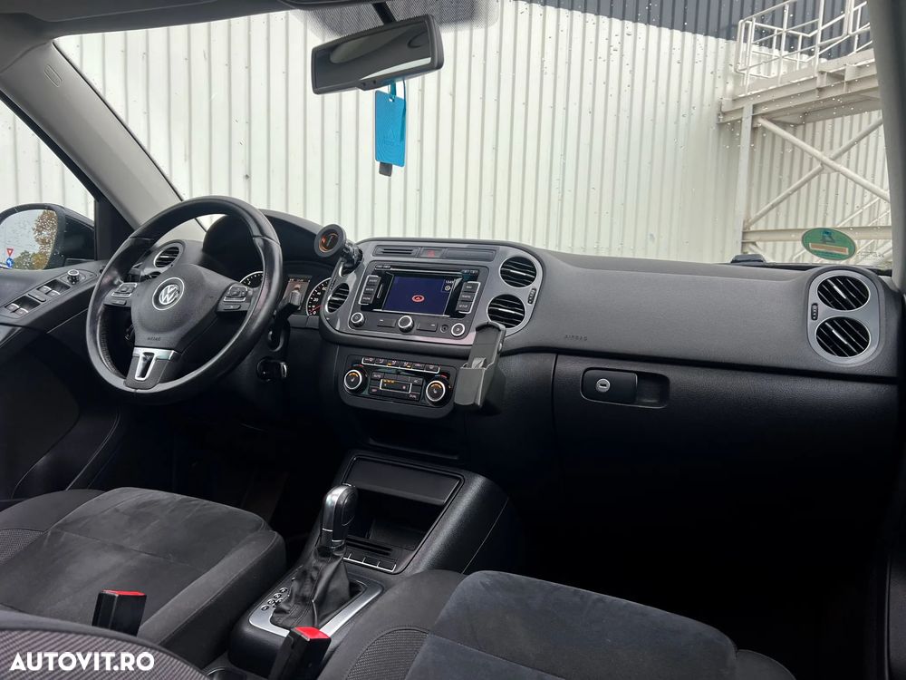 Volkswagen Tiguan 2.0 TDI DPF 4Motion BlueMotion Technology DSG Lounge Sport & Style - 28