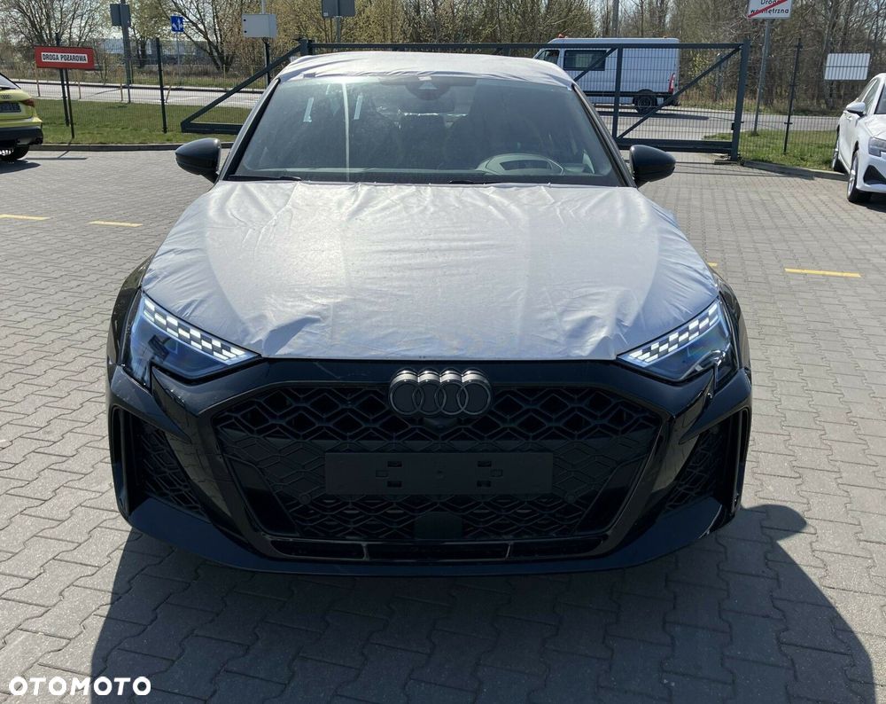 Audi RS3 Limousine - 3