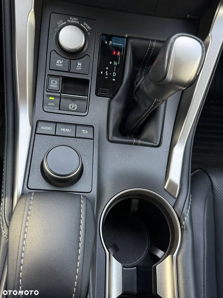 Lexus NX 300h Comfort AWD - 16