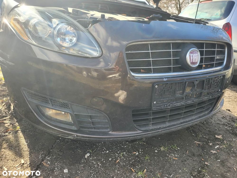 Zderzak przód Fiat Croma 2008r. Kod lakieru: 742 - 3