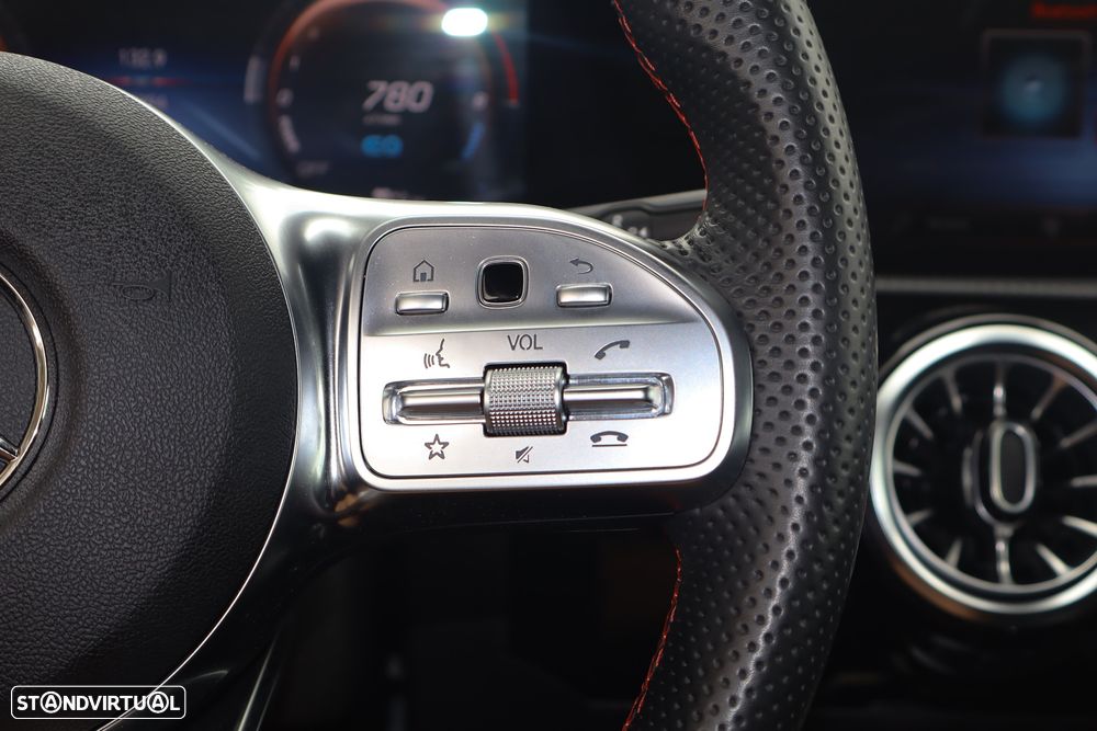 Mercedes-Benz A 250 e AMG Line - 20