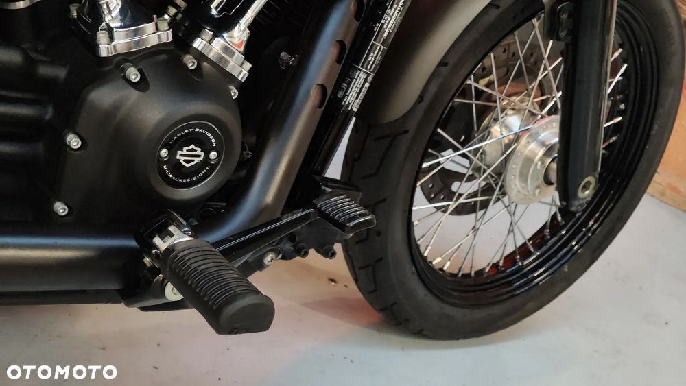 Harley-Davidson Softail Street Bob - 21