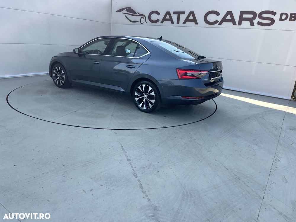 Skoda Superb 2.0 TDI DSG Selection - 9