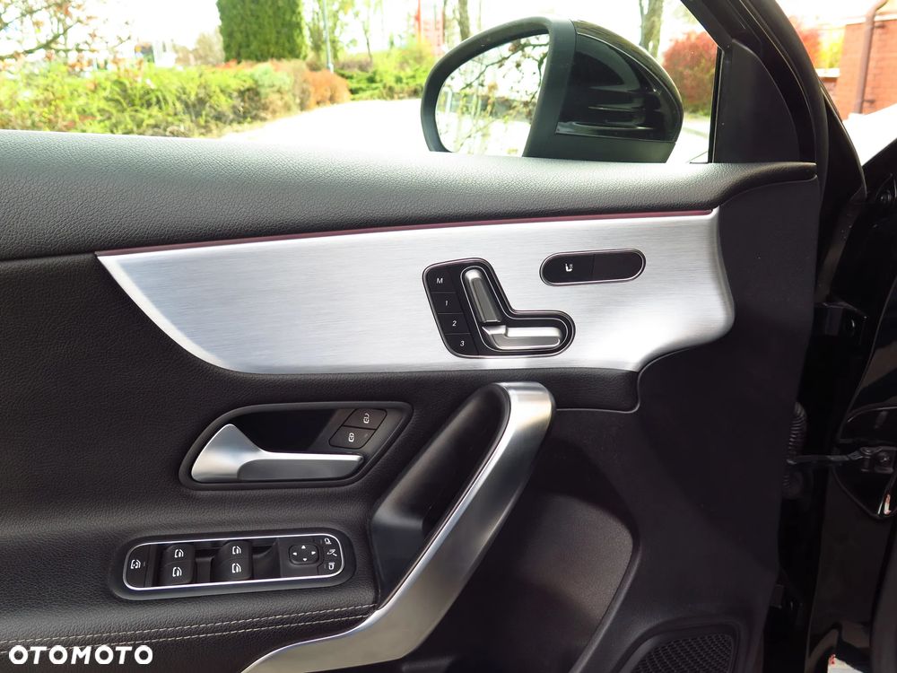 Mercedes-Benz Klasa A 250 4-Matic 7G-DCT - 19