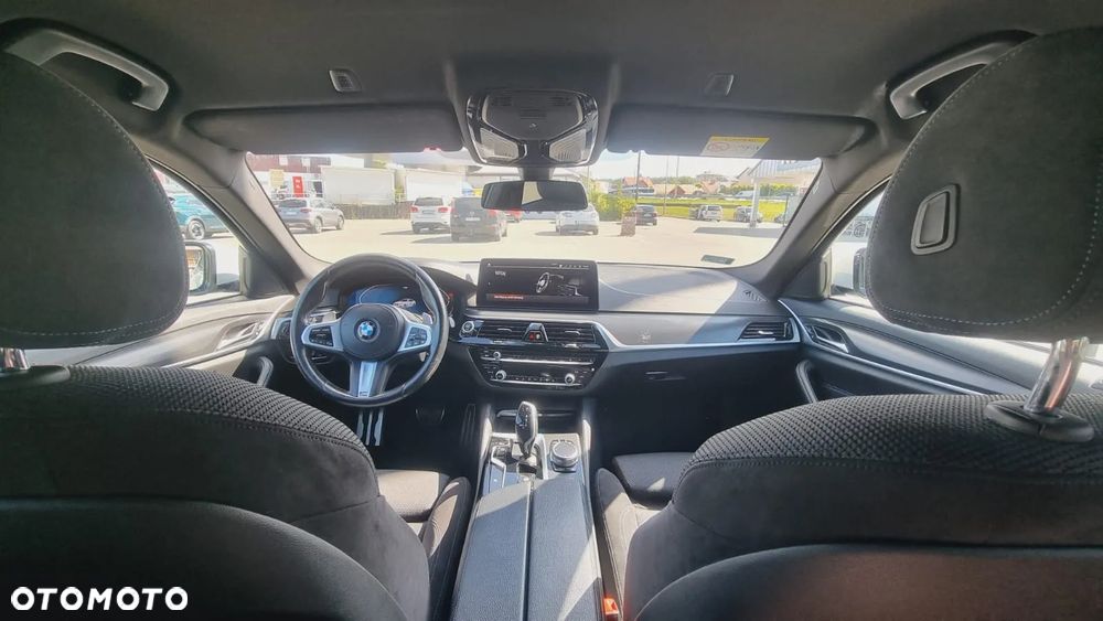 BMW Seria 5 520d xDrive - 13