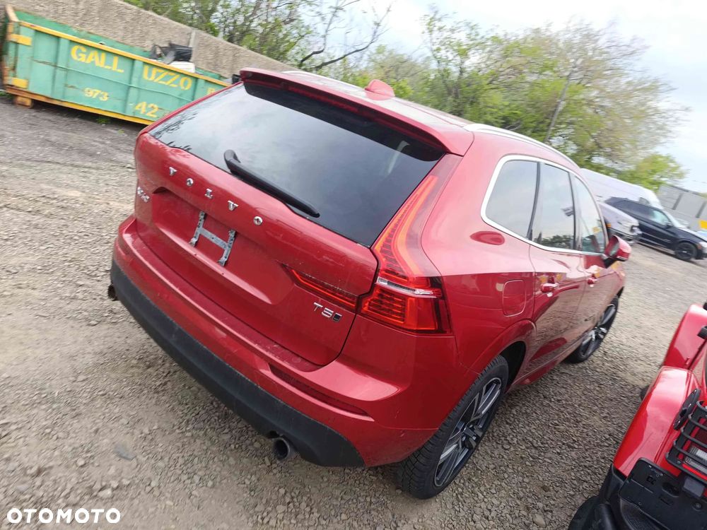 Volvo XC 60 T5 AWD Geartronic Momentum - 23
