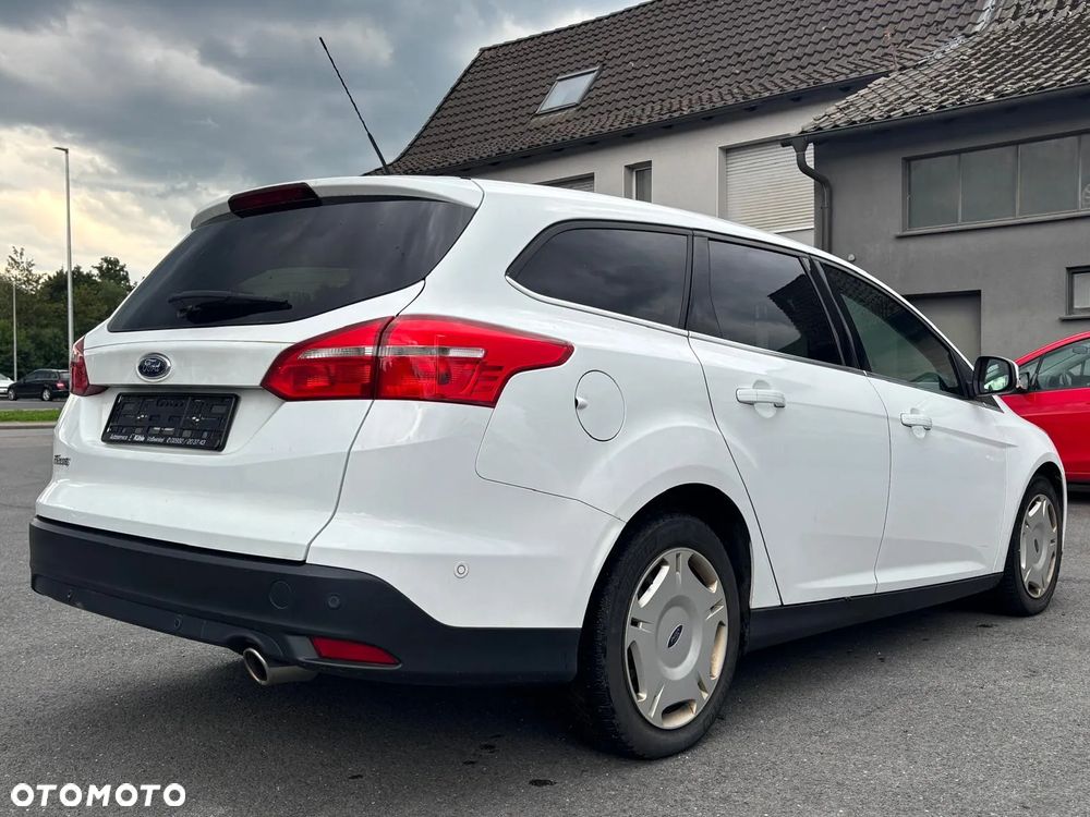 Ford Focus 2.0 TDCi Titanium ASS - 3