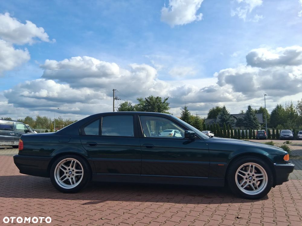 BMW Seria 7 - 33