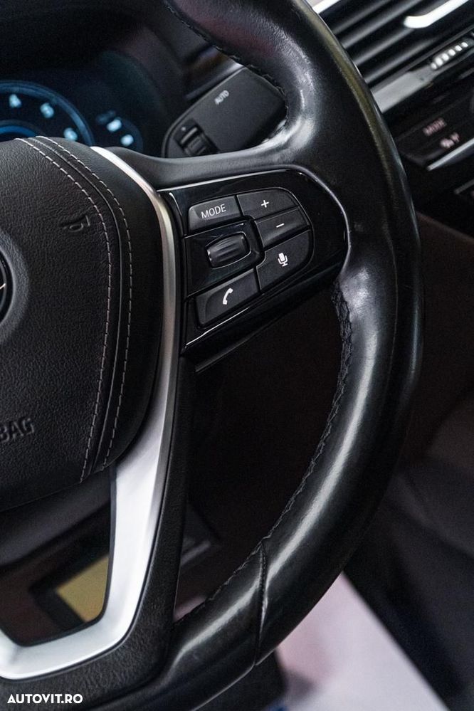 BMW Seria 5 530e iPerformance Aut. Luxury Line - 37