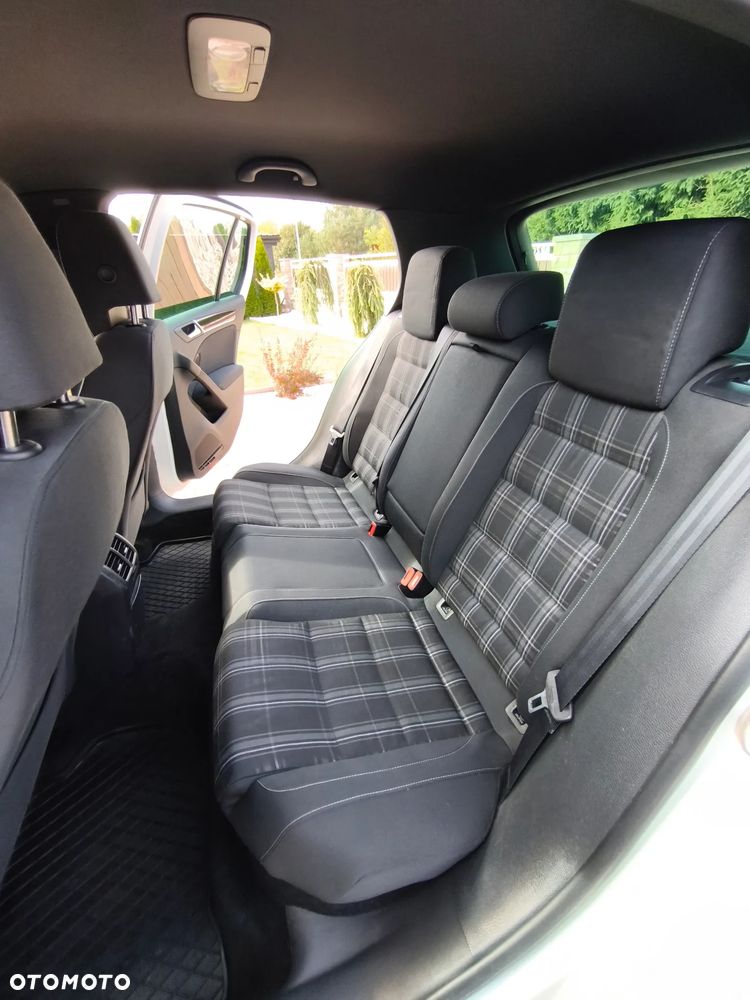 Volkswagen Golf 2.0 TDI GTD - 9