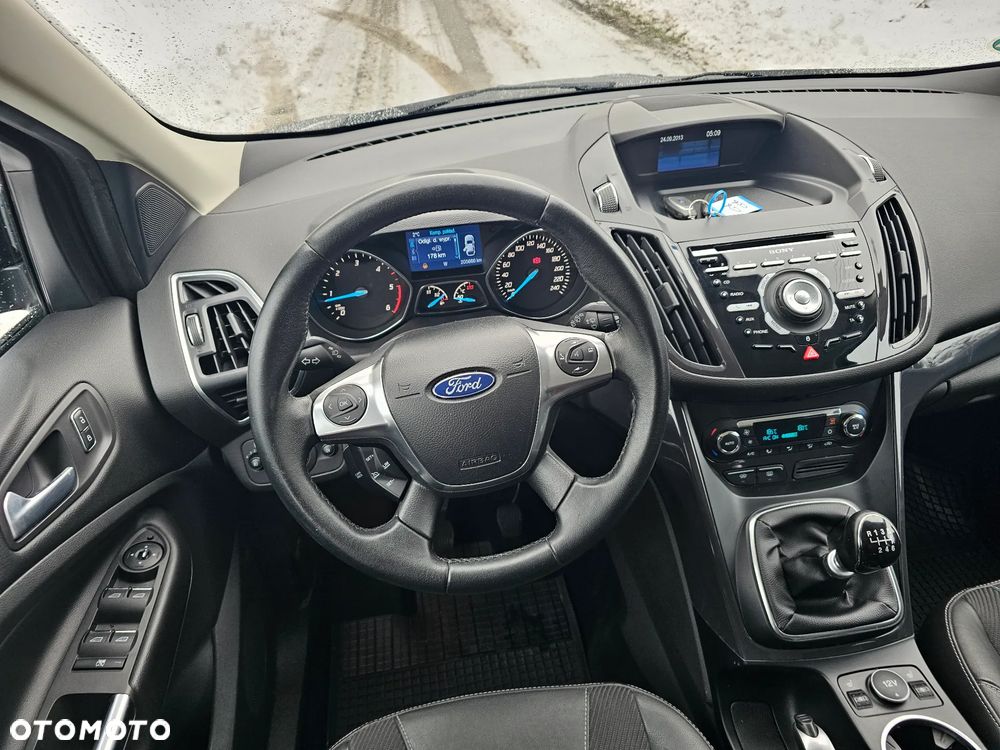 Ford Kuga 2.0 TDCi 2x4 Titanium - 14