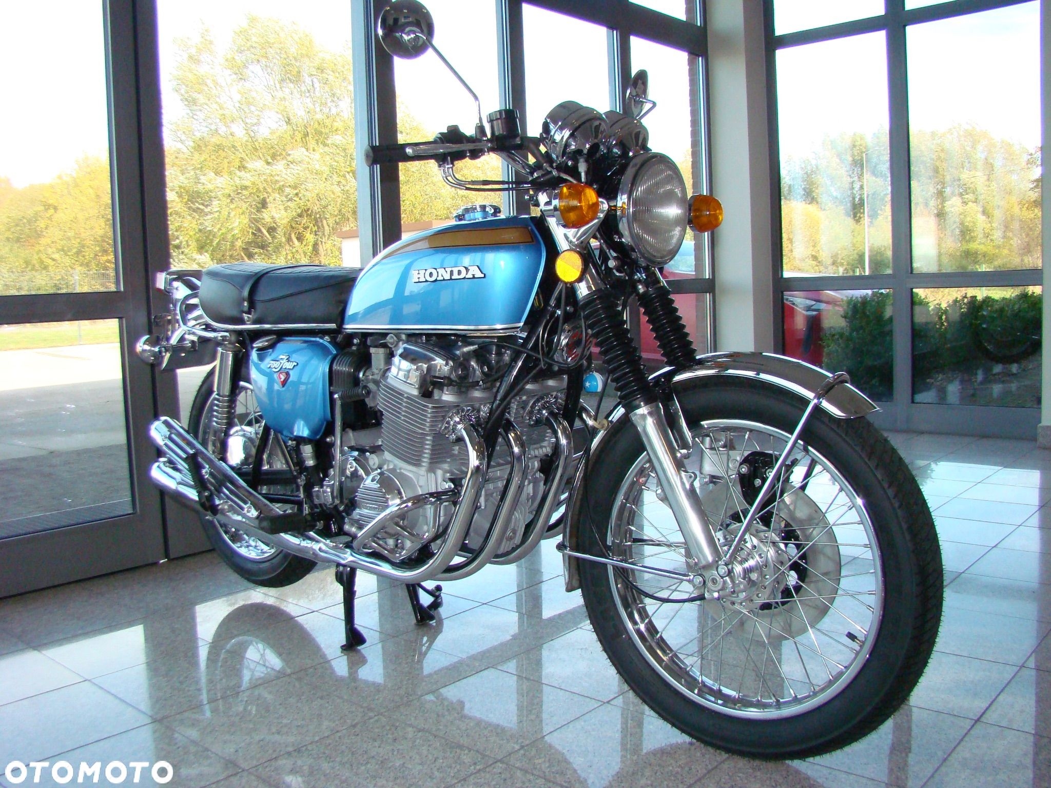 Honda CB - 1