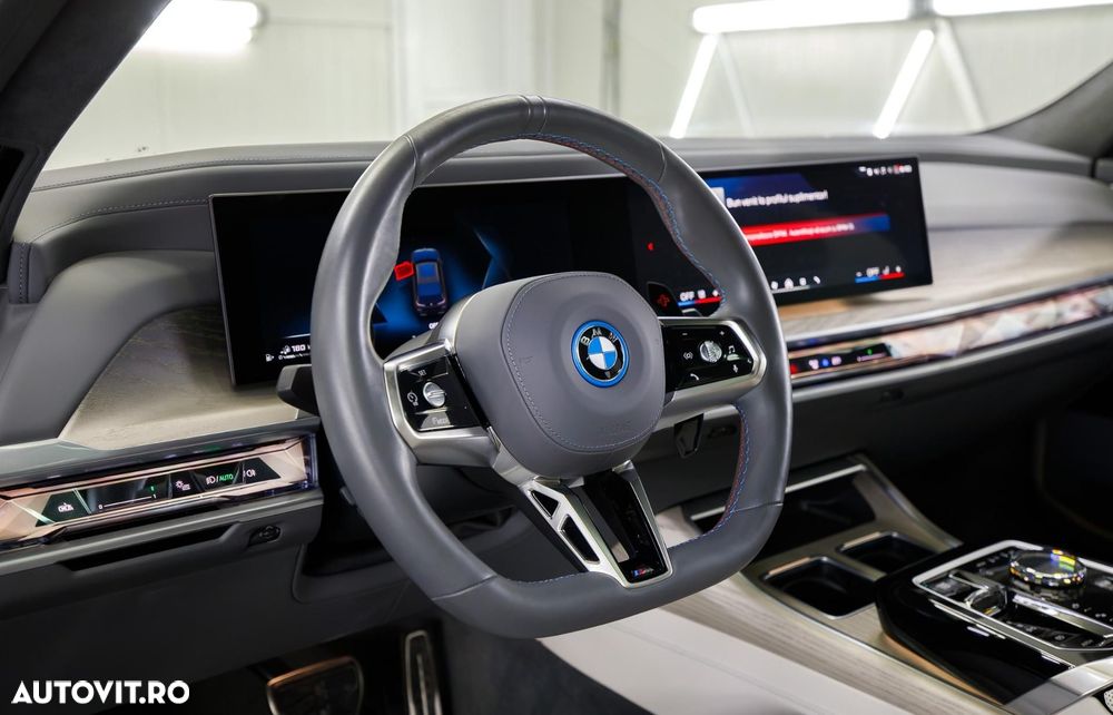 BMW M7 M760e xDrive AT PHEV - 24