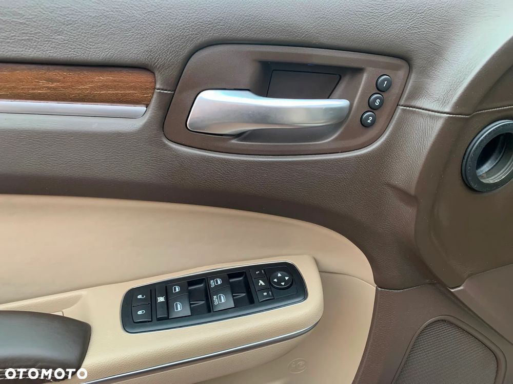 Lancia Thema 3.6 V6 VVT 24V Automatik Executive - 23