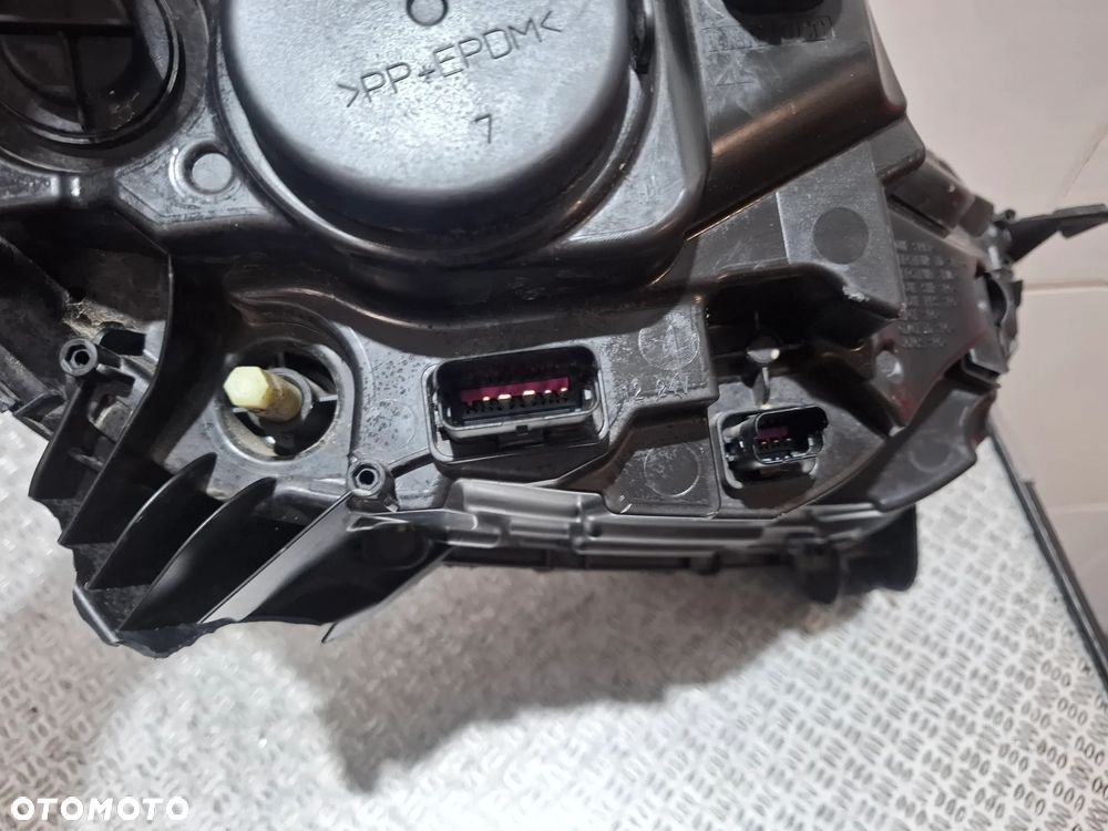 Lampa lewy przód przednia Europa Renault Captur I 12-18 nr 260603859R - 8