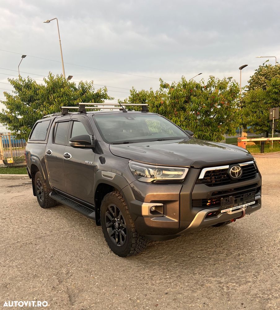 Toyota Hilux 2.8D 204CP 4x4 Double Cab AT Invincible - 2