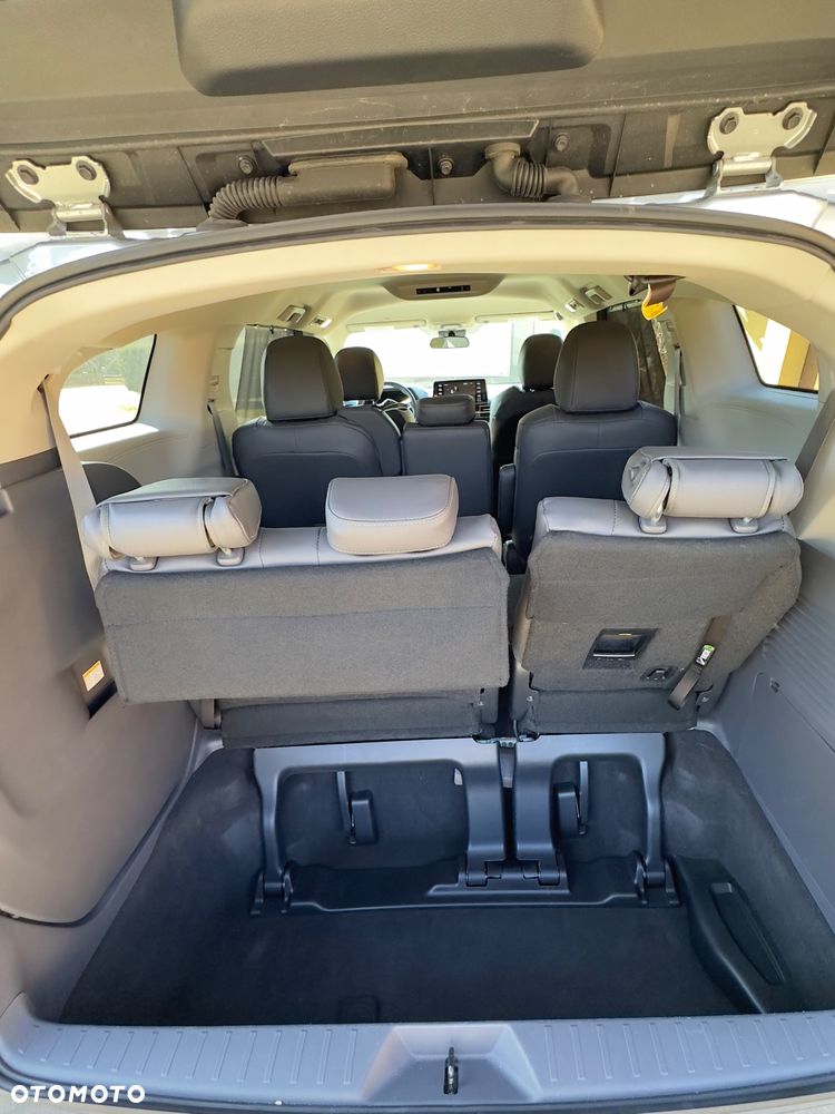 Toyota Sienna - 24