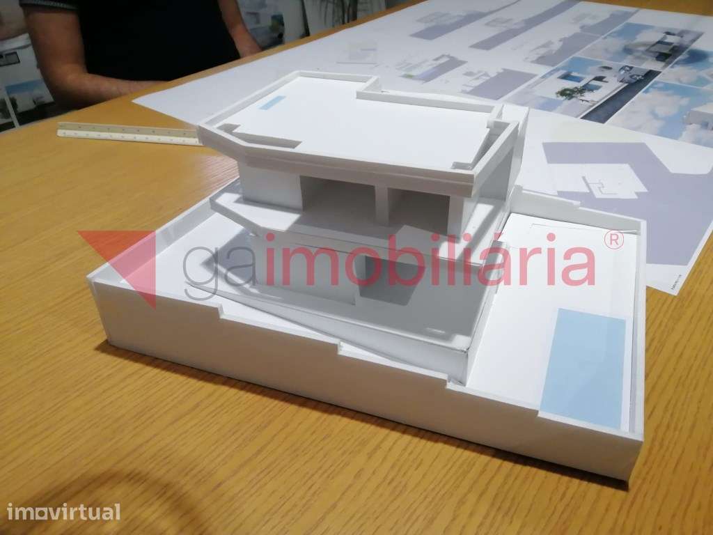 Terreno Urbano em Vialonga com Projeto Aprovado - Grande imagem: 4/16