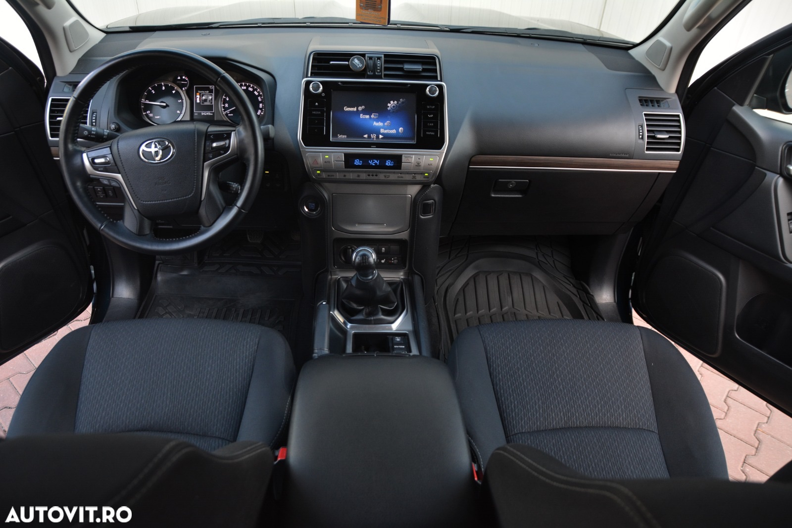 Toyota Land Cruiser 2.8l Turbo D-4D M/T Executive - 5
