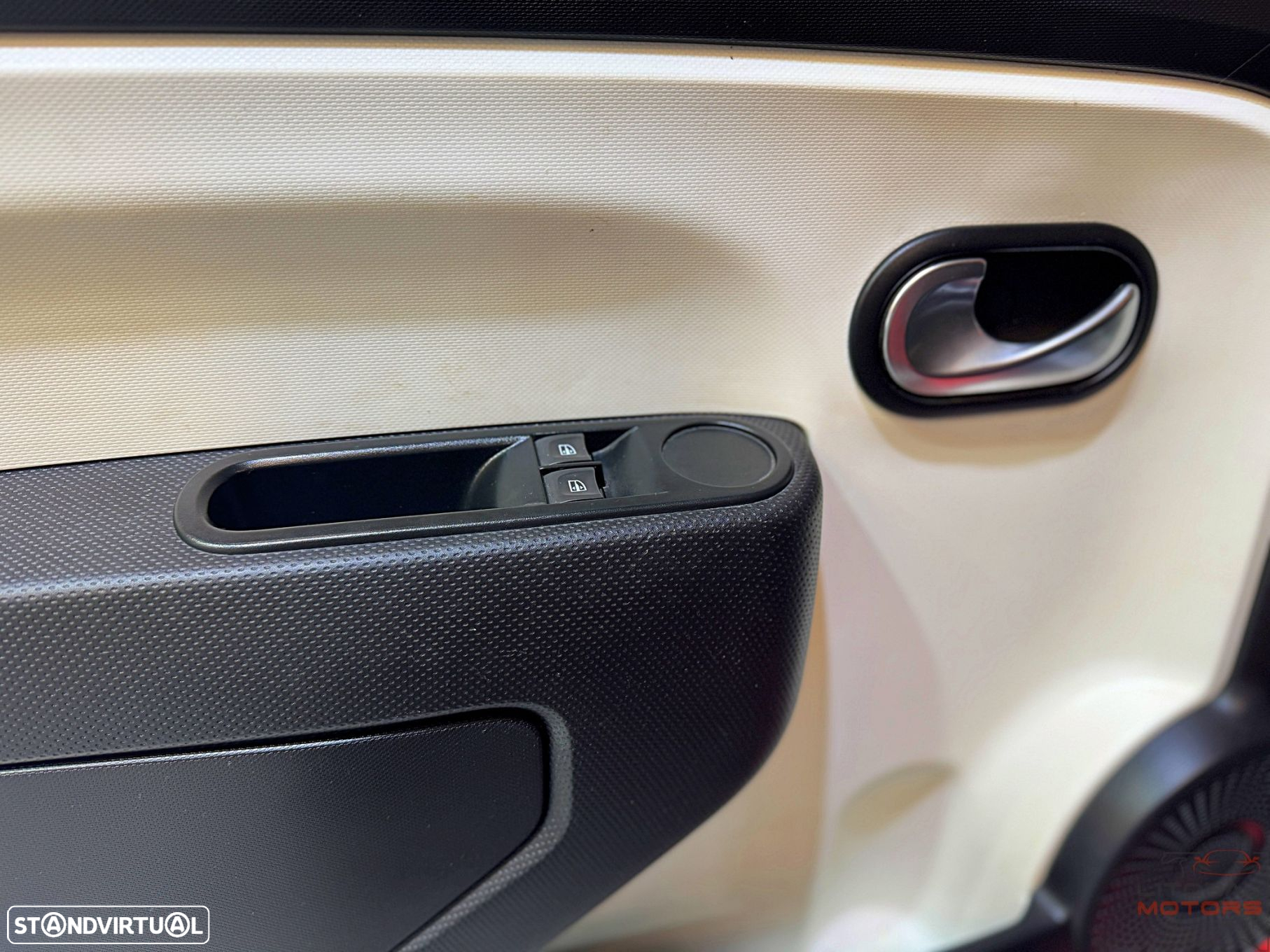 Renault Twingo SCe 70 S&S Experience - 17