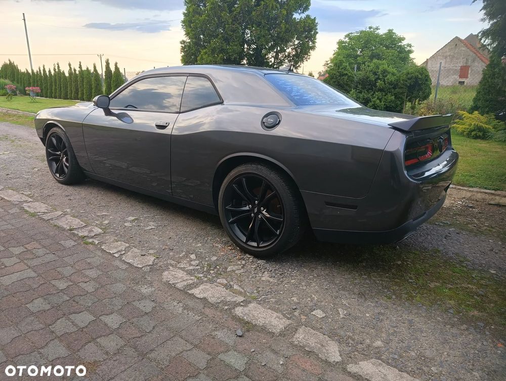 Dodge Challenger 3.6 SXT Plus - 9