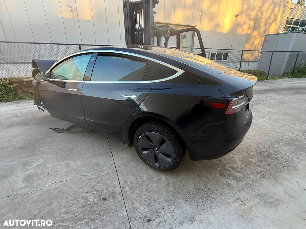 Tesla Model 3 Standard Reichweite Plus Hinterradantrieb - 6