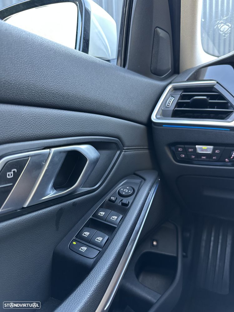 BMW 330 e Aut. Sport Line - 44