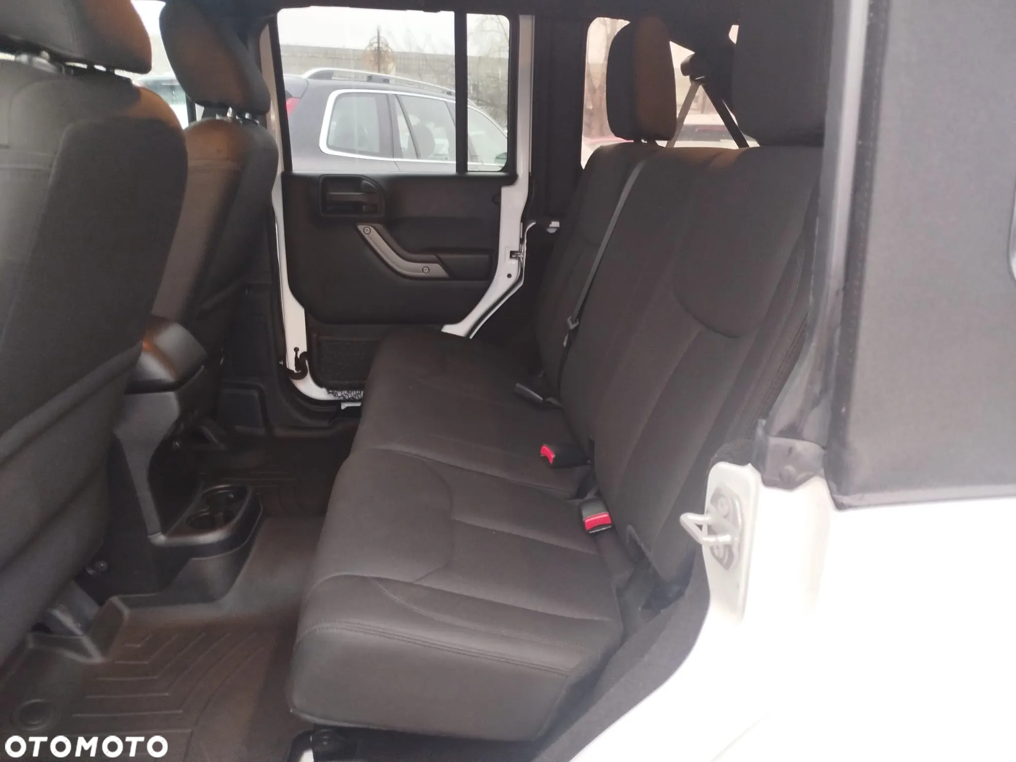 Jeep Wrangler 3.6 Unlim Sahara - 17