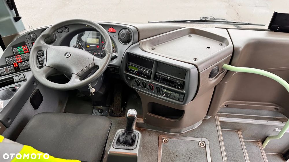 Irisbus Recreo Crosway / 59+1 miejsc/ winda / Klima /ŁADNY !! / CENA: 79000zł netto - 13