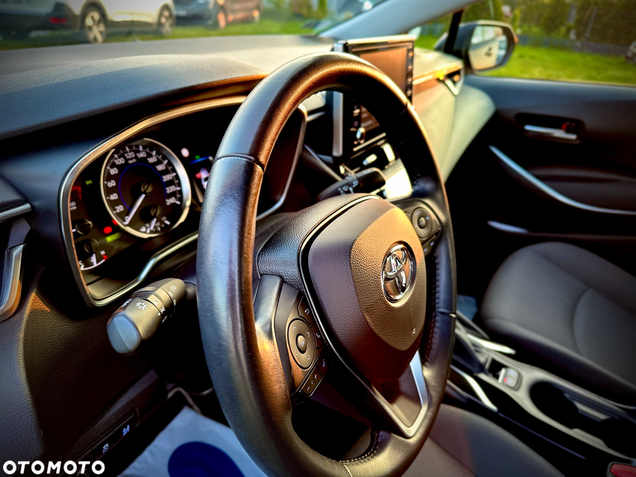 Toyota Corolla 1.8 Hybrid Comfort - 33