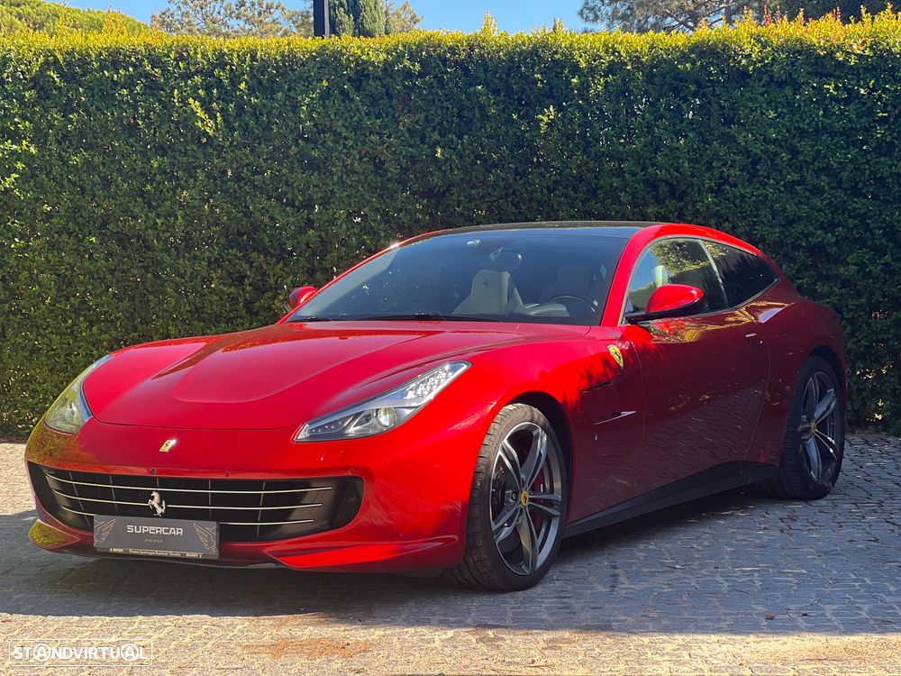 Ferrari GTC4 Lusso - 4