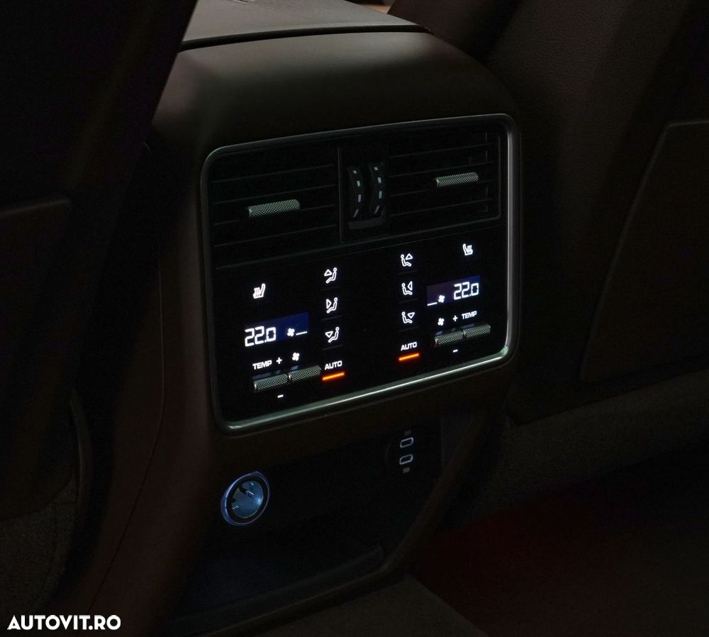 Porsche Cayenne - 25