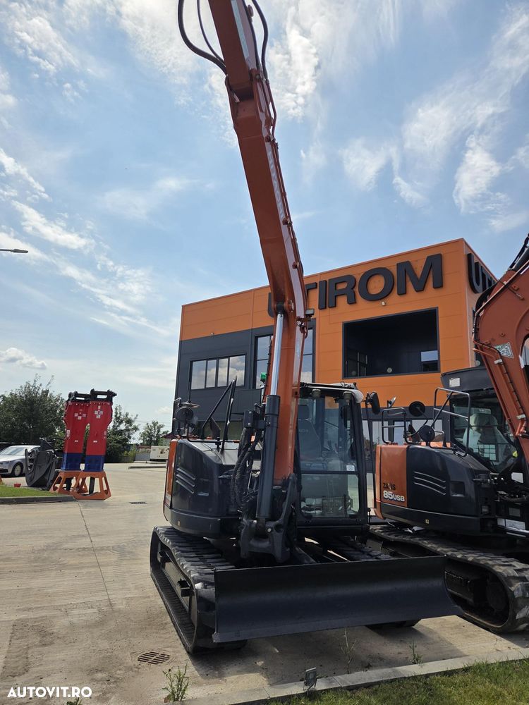 Hitachi ZX85, 2022, 2.734, CUPLA RAPIDA HIDR+3 CUPE NOI, lama nivelare, inst picon pe brate, camera spate, senile cauciuc 80% ok, aer cond, ad sapare 6m, latime 2,2m, ridica 4t cu sistem antirasturnare, STARE FOARTE BUNA, leasing 4 ani, PROMOTIE 62.900Eur - 26