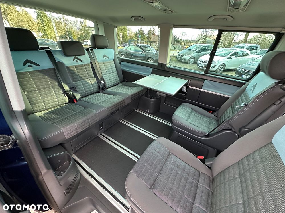 Volkswagen Multivan - 32