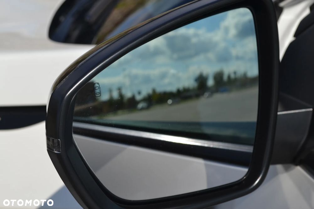 Peugeot 3008 1.2 PureTech GPF Allure S&S EAT8 - 19