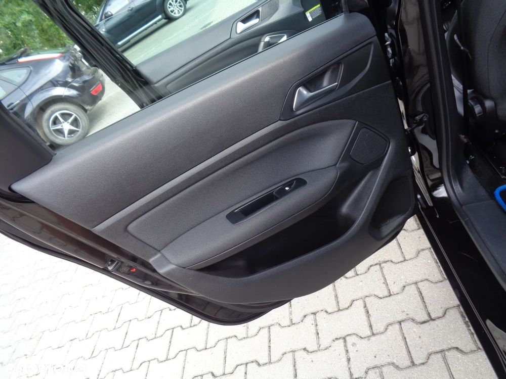 Peugeot 308 BlueHDi 130 EAT8 Stop & Start Active Business-Paket - 32