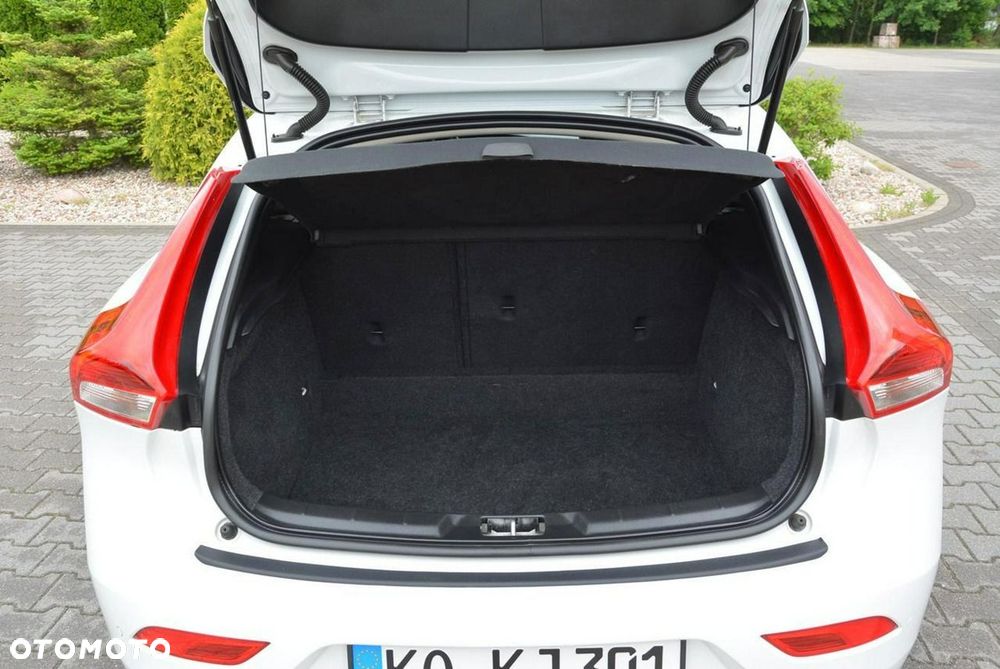 Volvo V40 T3 Geartronic Summum - 34