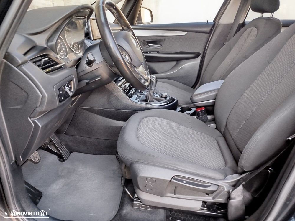 BMW 216 Active Tourer d Advantage - 28