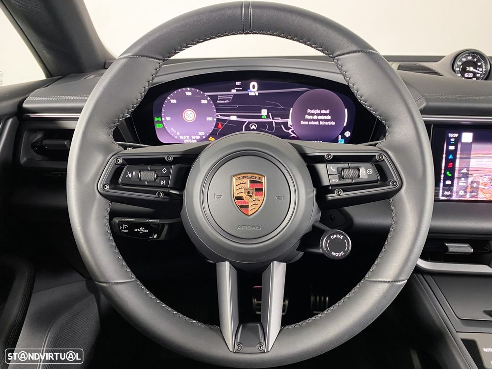 Porsche Macan Electric 4S - 14